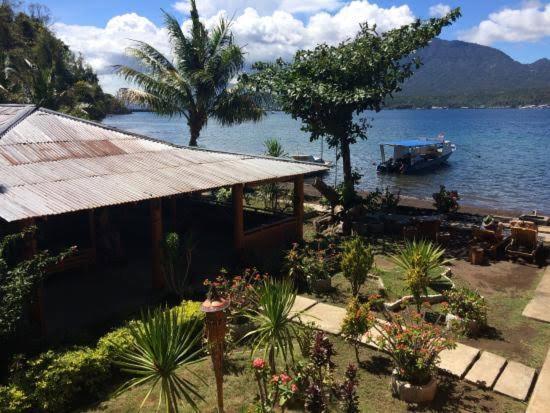Two Fish Resort Lembeh Bitung Exterior photo